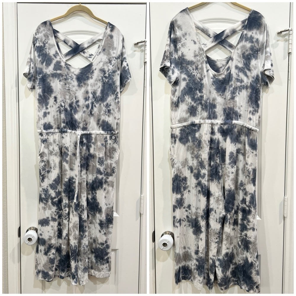NWOT! Livi Active by Lane Bryant tie dye short sleeve cropped jumpsuit